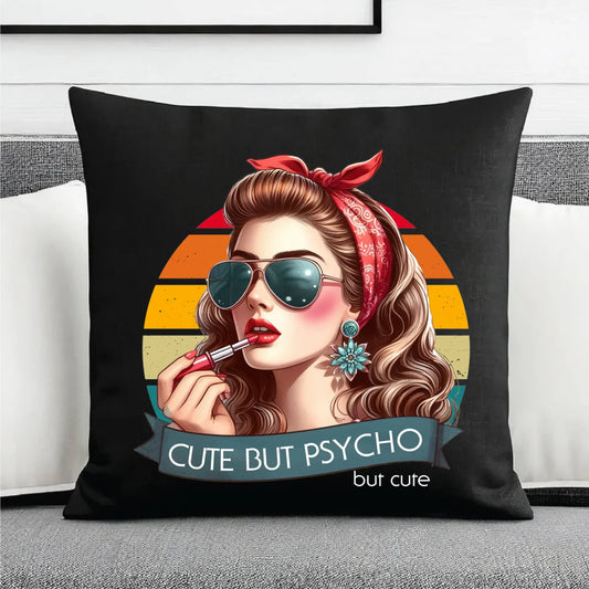 Poduszka dekoracyjna – Cute but psycho - w stylu retro DZ09 - StoryCups.pl