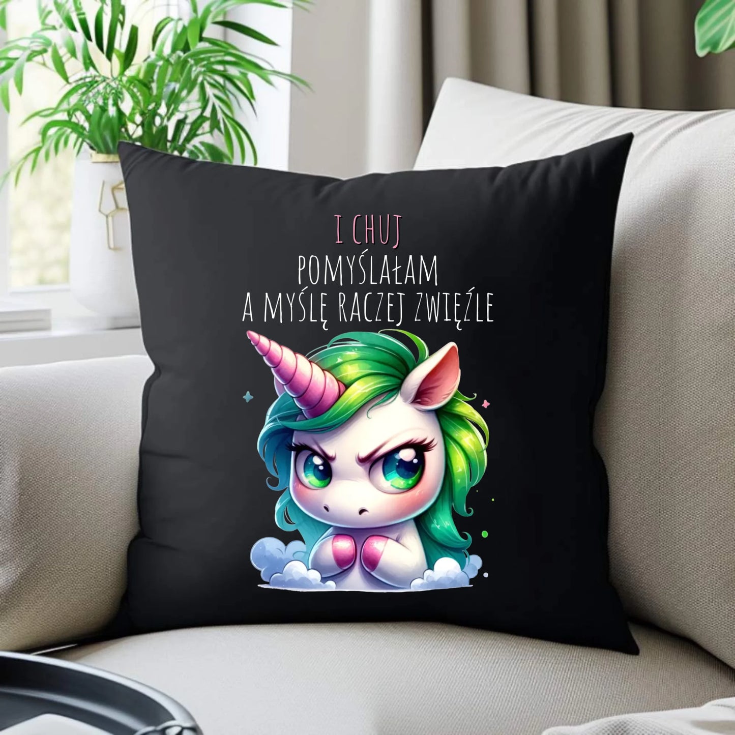 Poduszka dekoracyjna z jednorożcem – I ch*j pomyślałam – bez cenzury DZ12 - StoryCups.pl