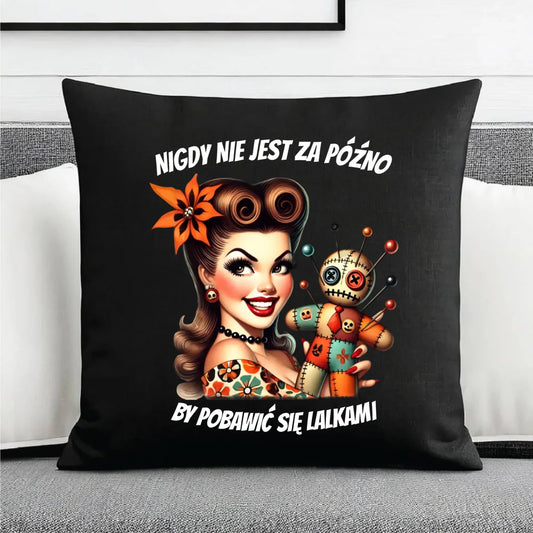 Poduszka dekoracyjna dla niej - Laleczka Voodoo retro DZ21 - StoryCups.pl