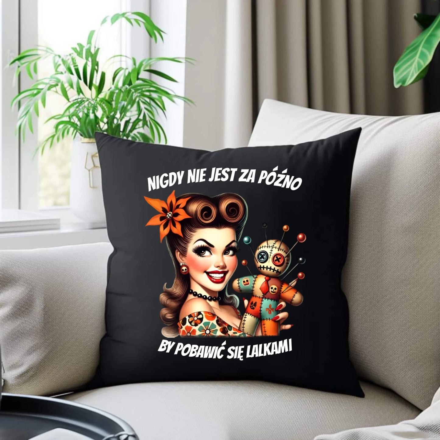 Poduszka dekoracyjna dla niej - Laleczka Voodoo retro DZ21 - StoryCups.pl