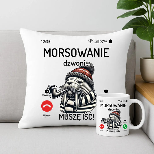 Zestaw poduszka i kubek - prezent dla morsa - Morsowanie dzwoni muszę iść - Mors HM19 - StoryCups.pl