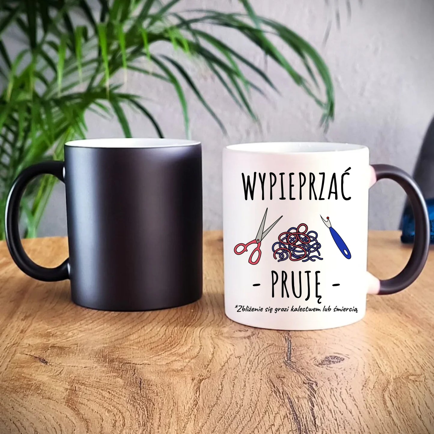 Kubek magiczny szyciowy dla krawcowej - Wypieprzać, pruję HS08 - StoryCups.pl