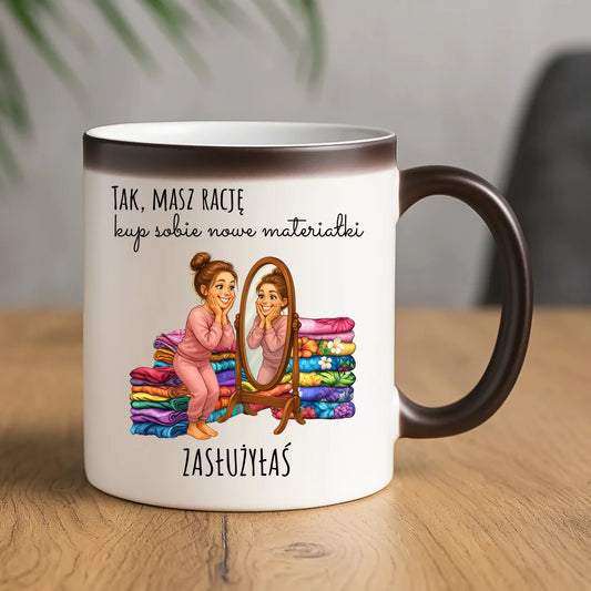 Kubek magiczny szyciowy dla krawcowej - Kup sobie materiałki HS22 - StoryCups.pl