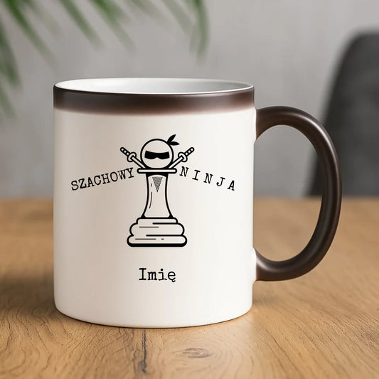 Kubek magiczny dla szachisty - Szachowy ninja - personalizowany HSZ01 - StoryCups.pl
