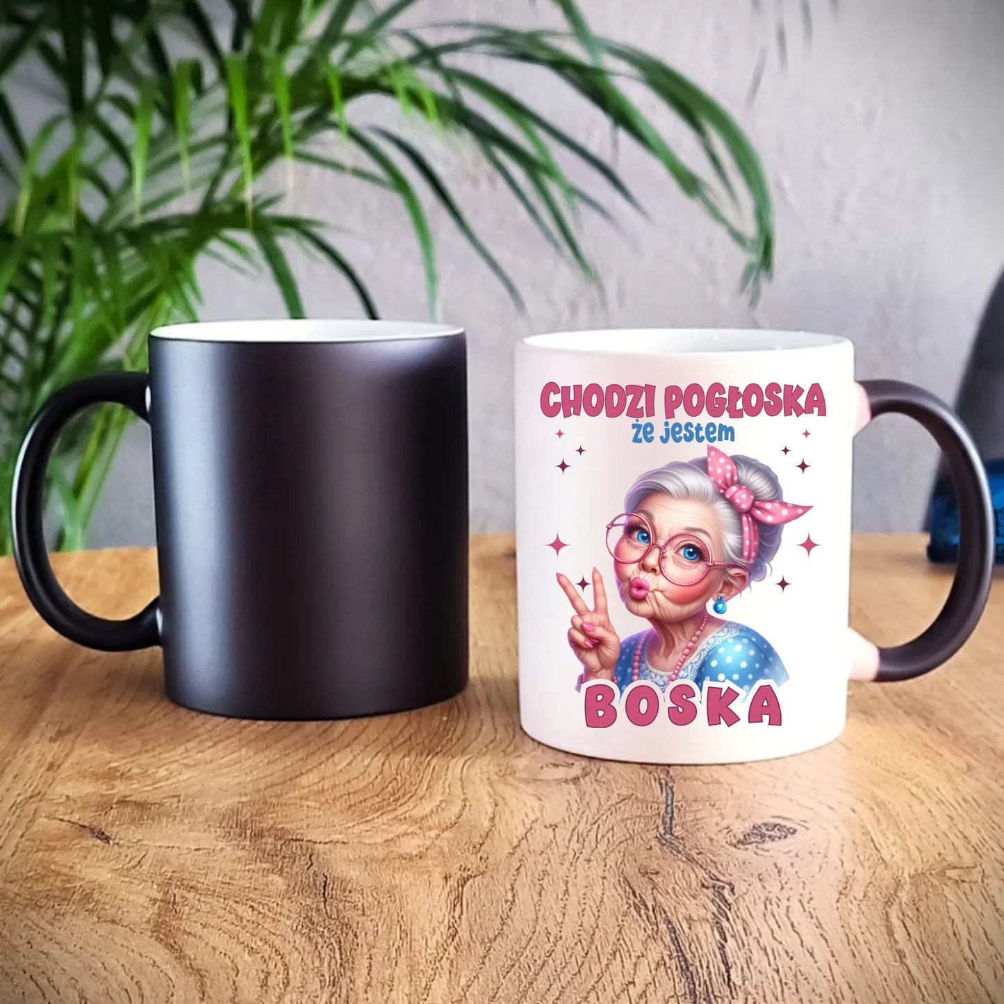 Kubek magiczny dla babci - Chodzi pogłoska, że jestem boska B16 - StoryCups.pl