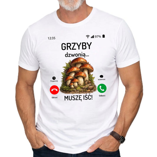 Koszulka dla dziadka grzybiarza - Grzyby dzwonią muszę iść D36 - StoryCups.pl