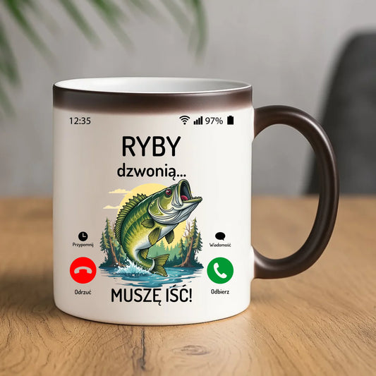 Kubek magiczny dla dziadka wędkarza - Ryby dzwonią muszę iść D37 - StoryCups.pl