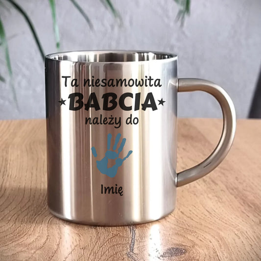Kubek metalowy dla babci - Babcia należy do wnuków 1–6 imion – personalizowany B33