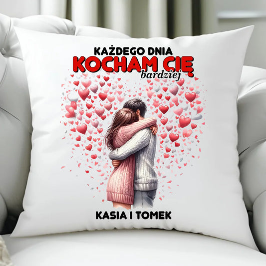 Poduszka dla par - Każdego dnia kocham Cię bardziej - personalizowana W09 - StoryCups.pl