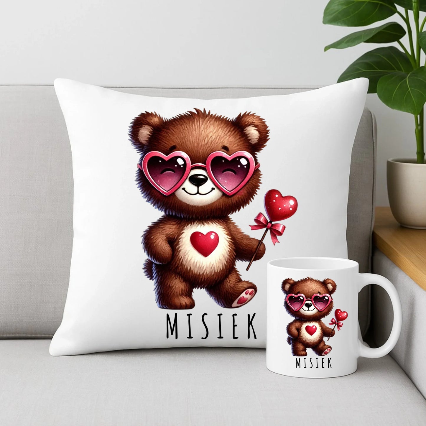 Zestaw poduszka i kubek na Walentynki - Misiek z sercem W34 - StoryCups.pl