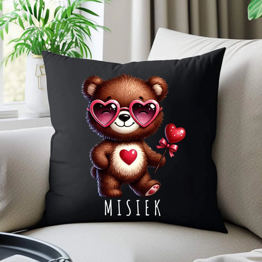Poduszka dekoracyjna - Misiek z sercem W34 - StoryCups.pl
