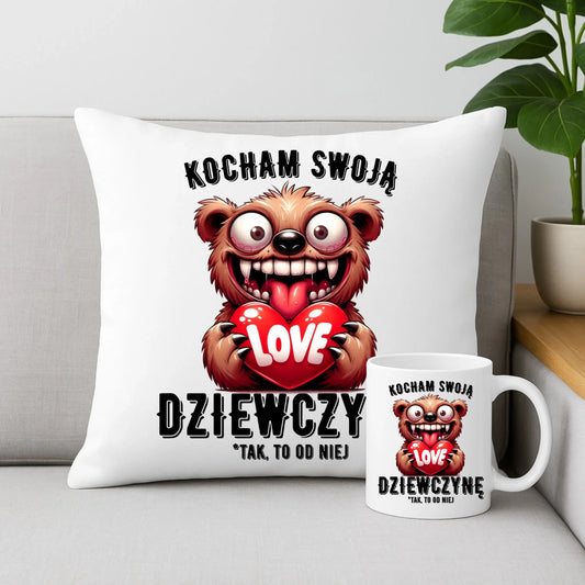Zestaw poduszka i kubek dla chłopaka - Kocham swoją dziewczynę W30 - StoryCups.pl