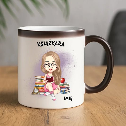 Kubek magiczny - Książkara - Prezent dla miłośniczki czytania książek - personalizowany DZ04