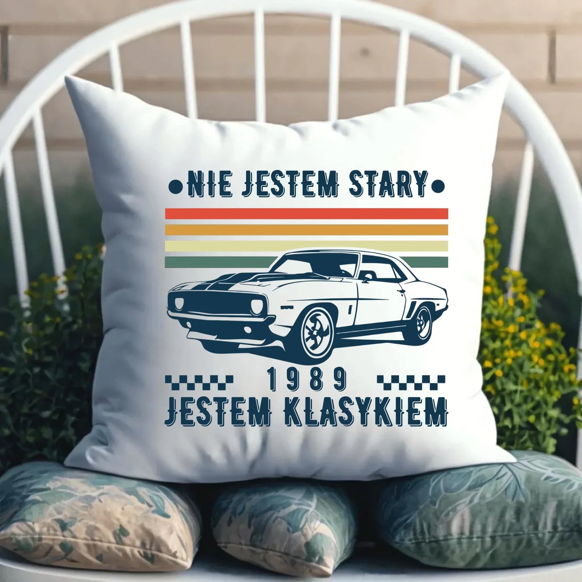 Nie jestem stary, jestem klasykiem | Personalizowana poduszka na urodziny U22 - StoryCups.pl