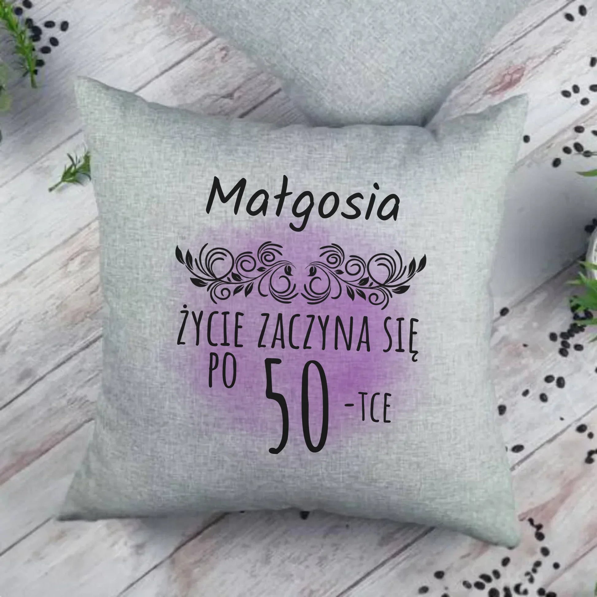 Życie zaczyna się po WIEK | Poduszka prezent na urodziny U03 - StoryCups.pl