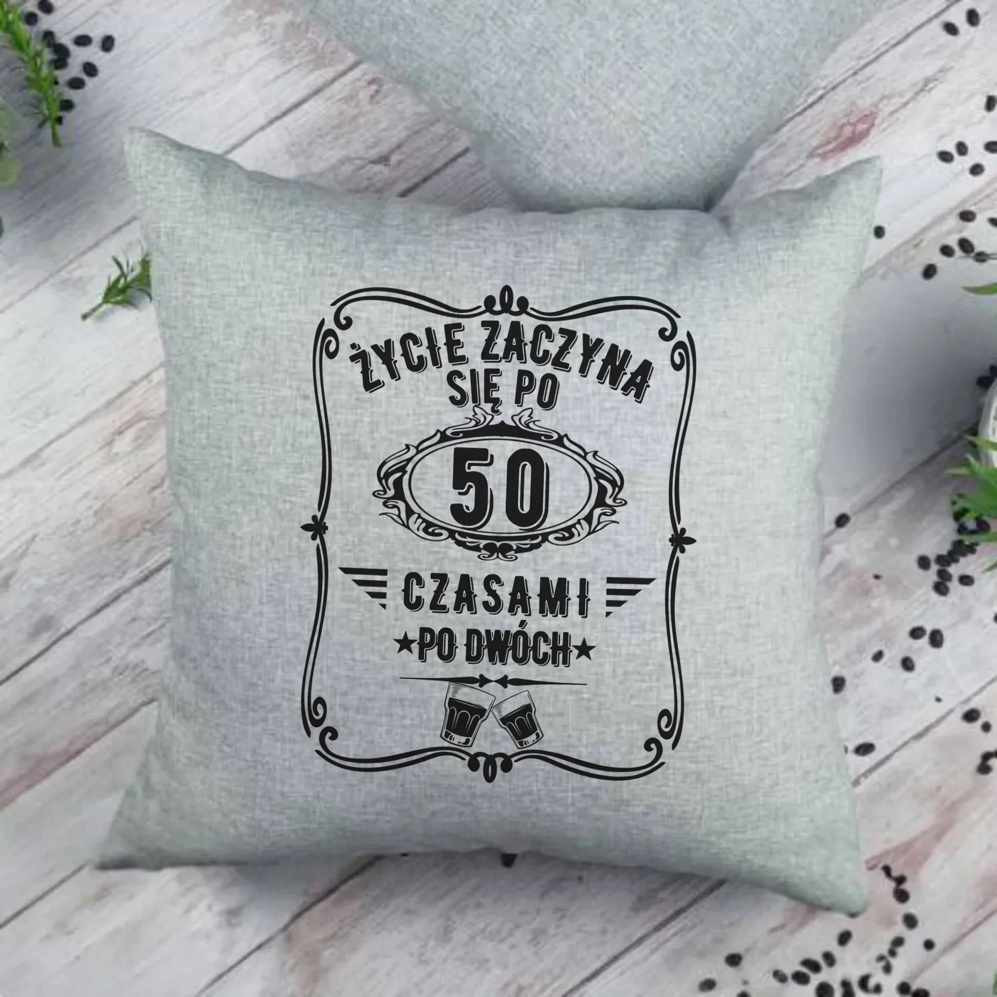 Życie zaczyna się po 50 | Poduszka prezent na 50 urodziny U12 - StoryCups.pl