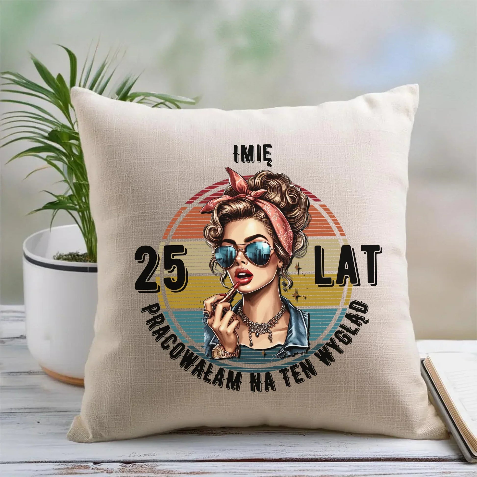 Pracowałam na ten wygląd personalizacja | Poduszka prezent na urodziny dla niej U15 - StoryCups.pl
