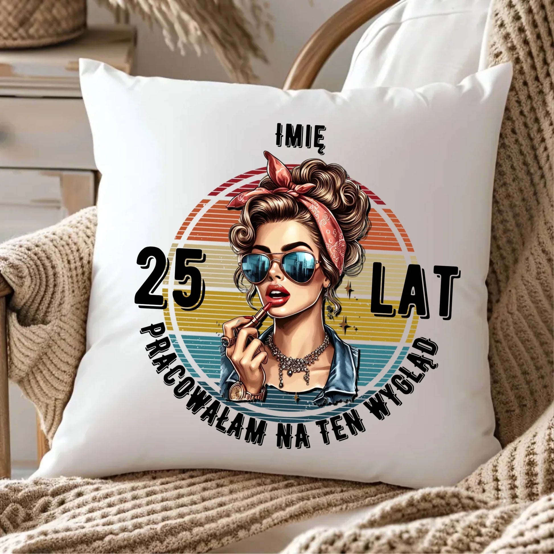 Pracowałam na ten wygląd personalizacja | Poduszka prezent na urodziny dla niej U15 - StoryCups.pl