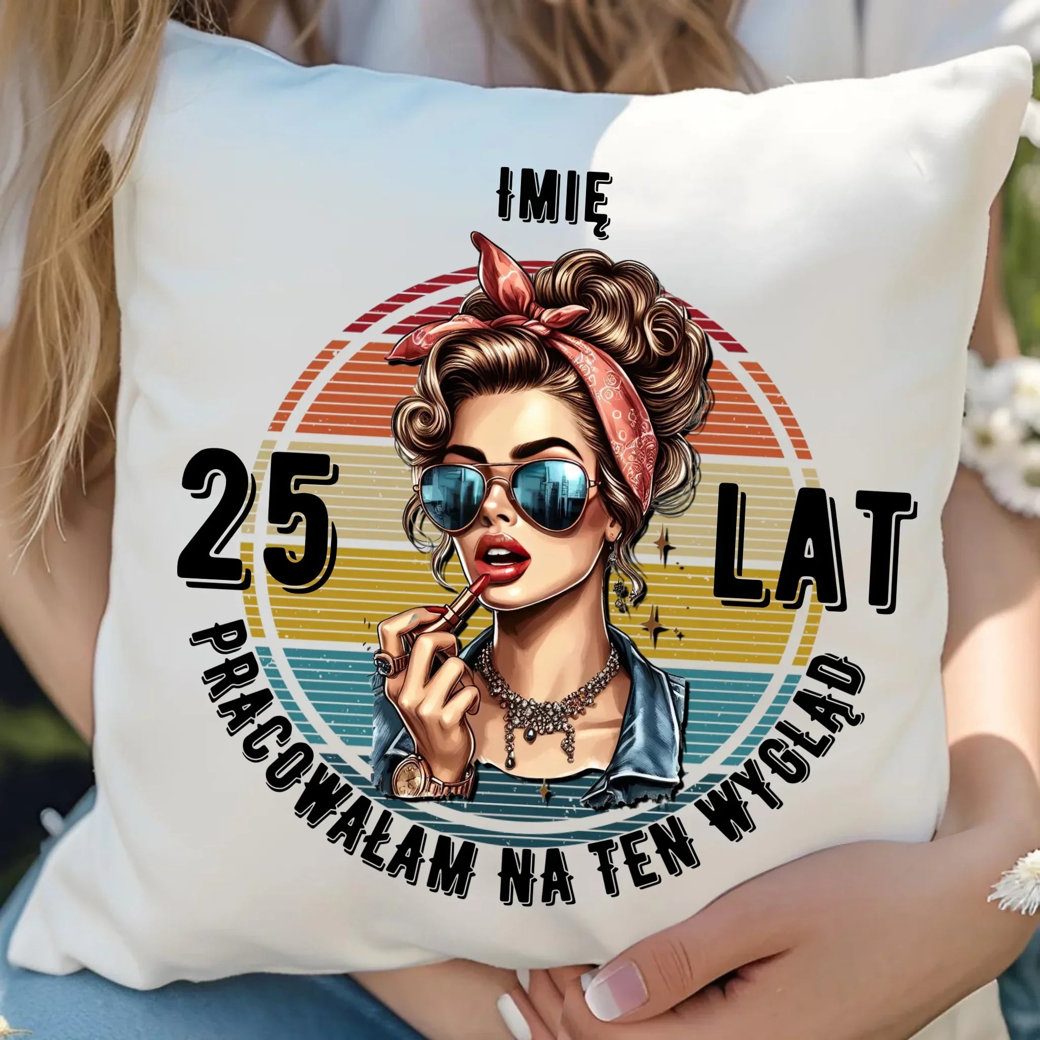 Pracowałam na ten wygląd personalizacja | Poduszka prezent na urodziny dla niej U15 - StoryCups.pl