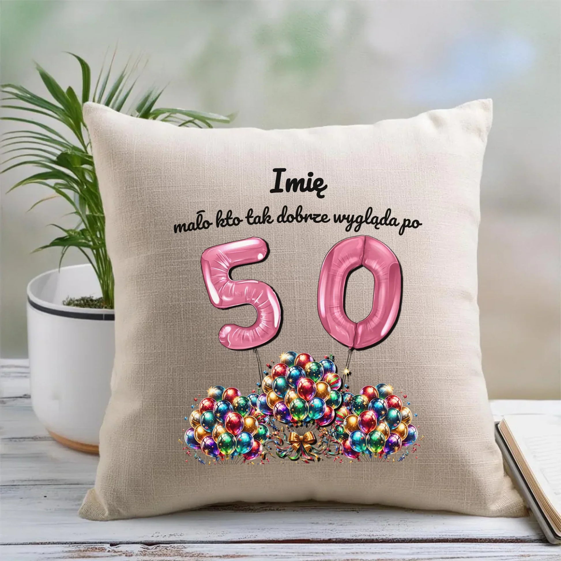 Mało kto tak dobrze wygląda | Personalizowana poduszka na urodziny U16 - StoryCups.pl