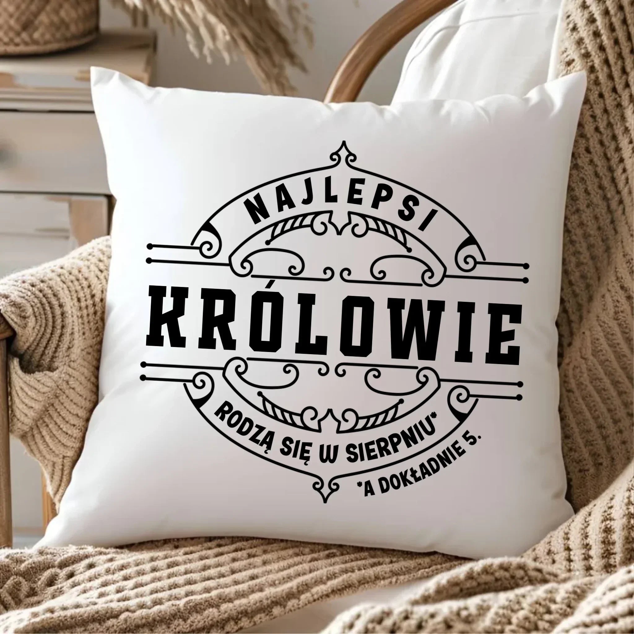 Najlepsi Królowie rodzą się (miesiąc, dzień) | Poduszka na urodziny U18 - StoryCups.pl
