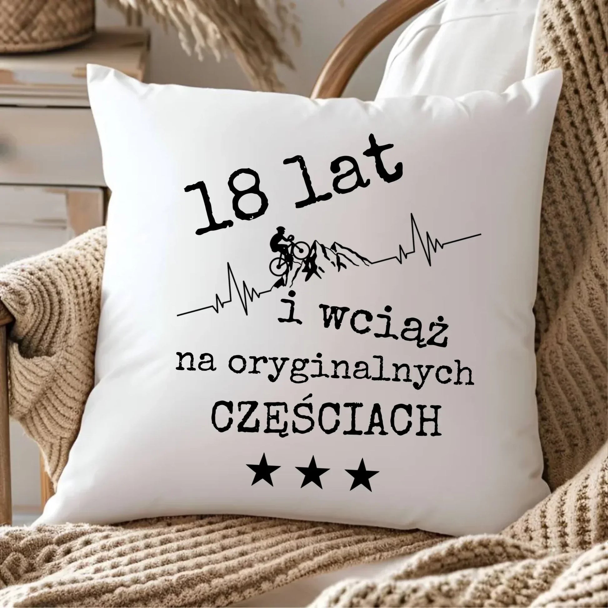Wciąż na oryginalnych częściach | Poduszka na urodziny dla rowerzysty U28 - StoryCups.pl