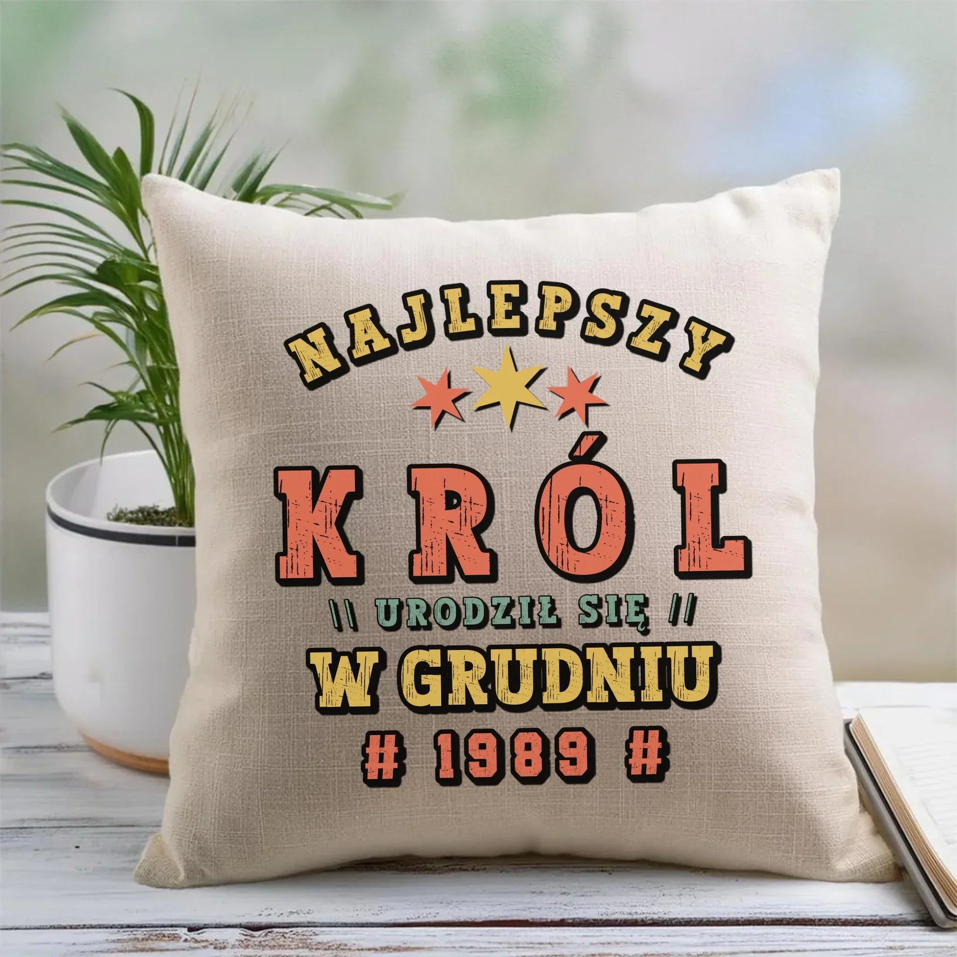 Najlepszy Król urodził się w (miesiąc, rok) | Poduszka na urodziny U26 - StoryCups.pl