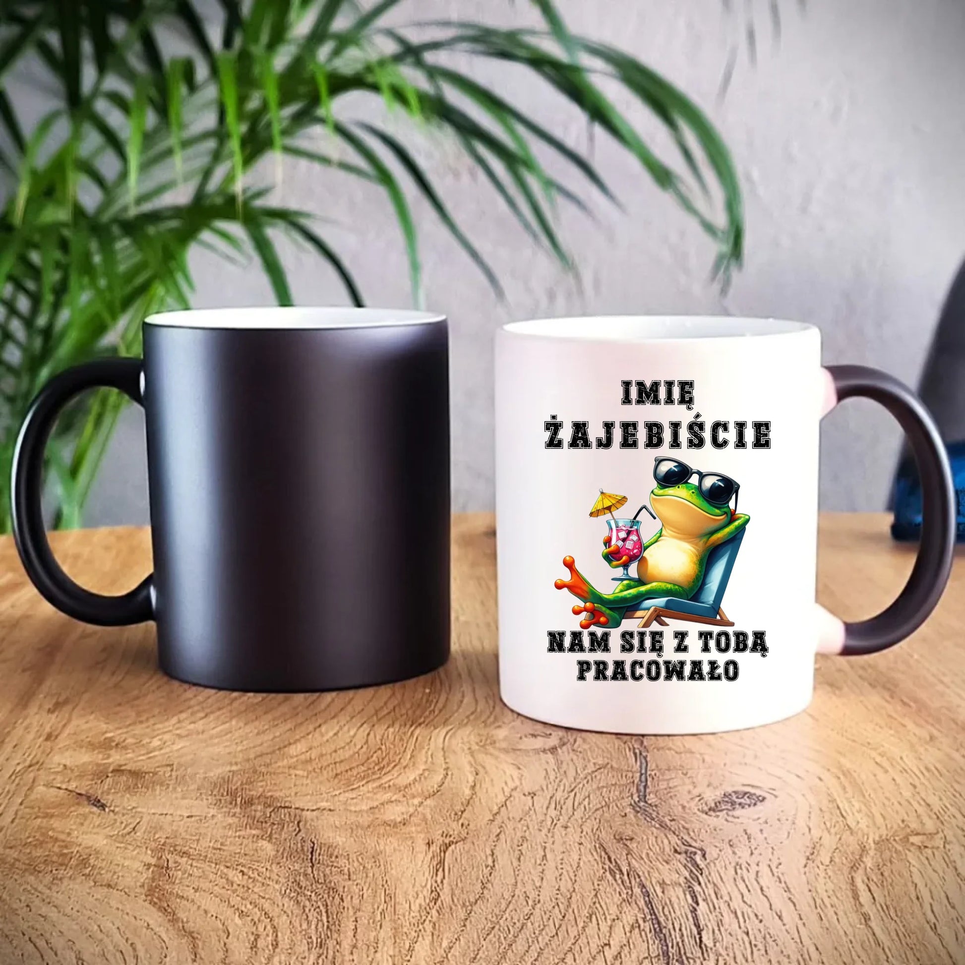Magiczny kubek z ukrytym nadrukiem na pożegnanie odejście z pracy AWANS
