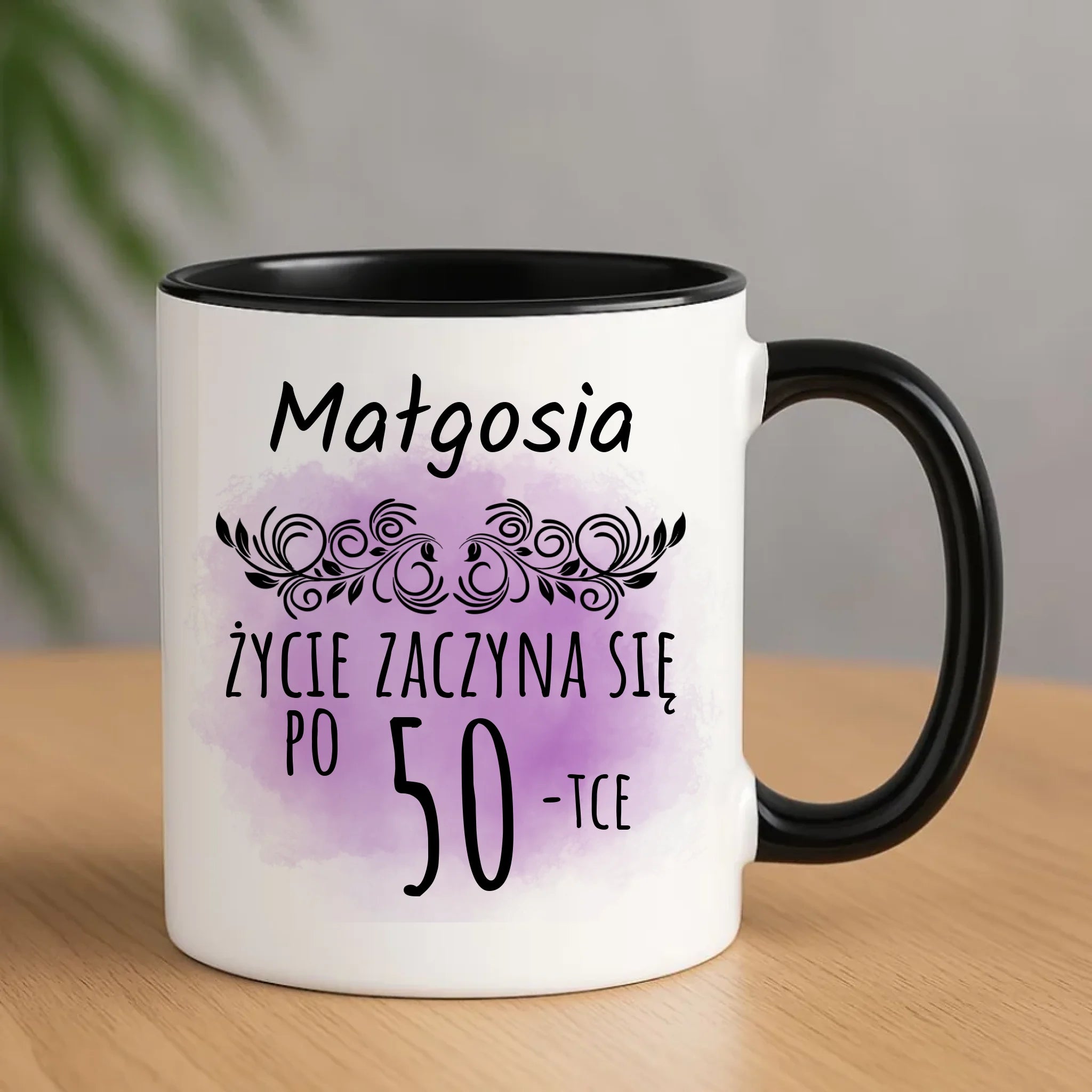 Urodzinowy czarny kubek z nadrukiem prezent na URODZINY
