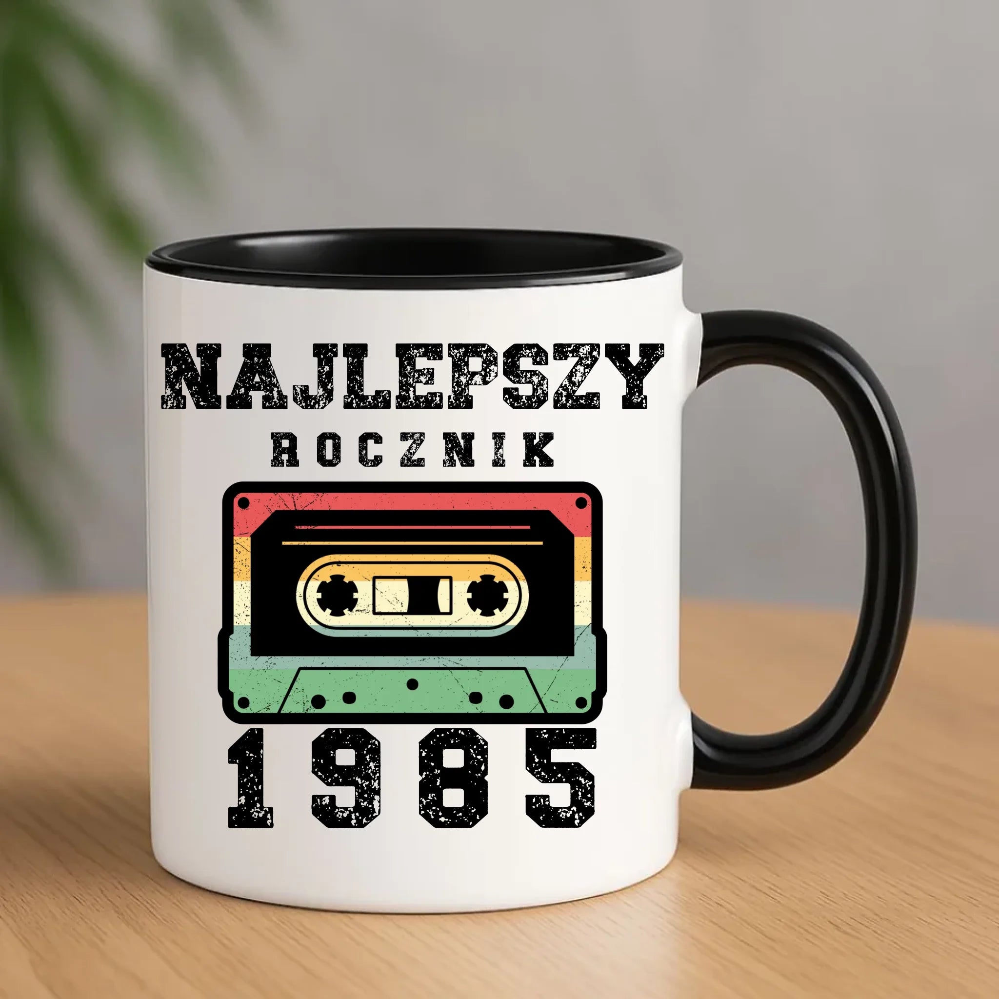 Urodzinowy czarny kubek z nadrukiem prezent na URODZINY