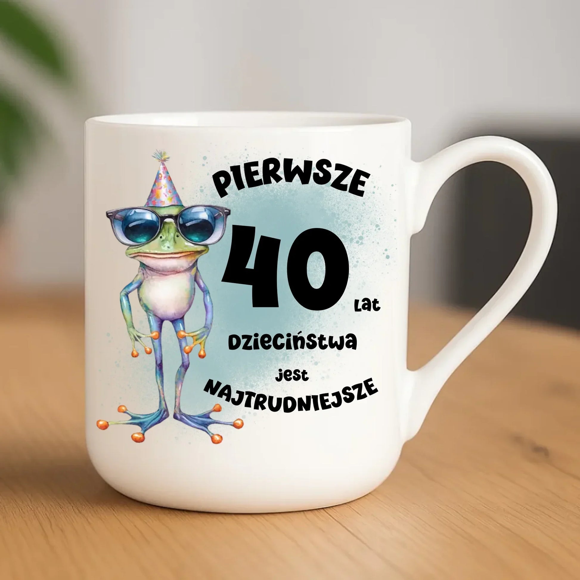 Pierwsze 40 lat dzieciństwa jest najtrudniejsze | Personalizowany kubek na urodziny U20 - StoryCups.pl