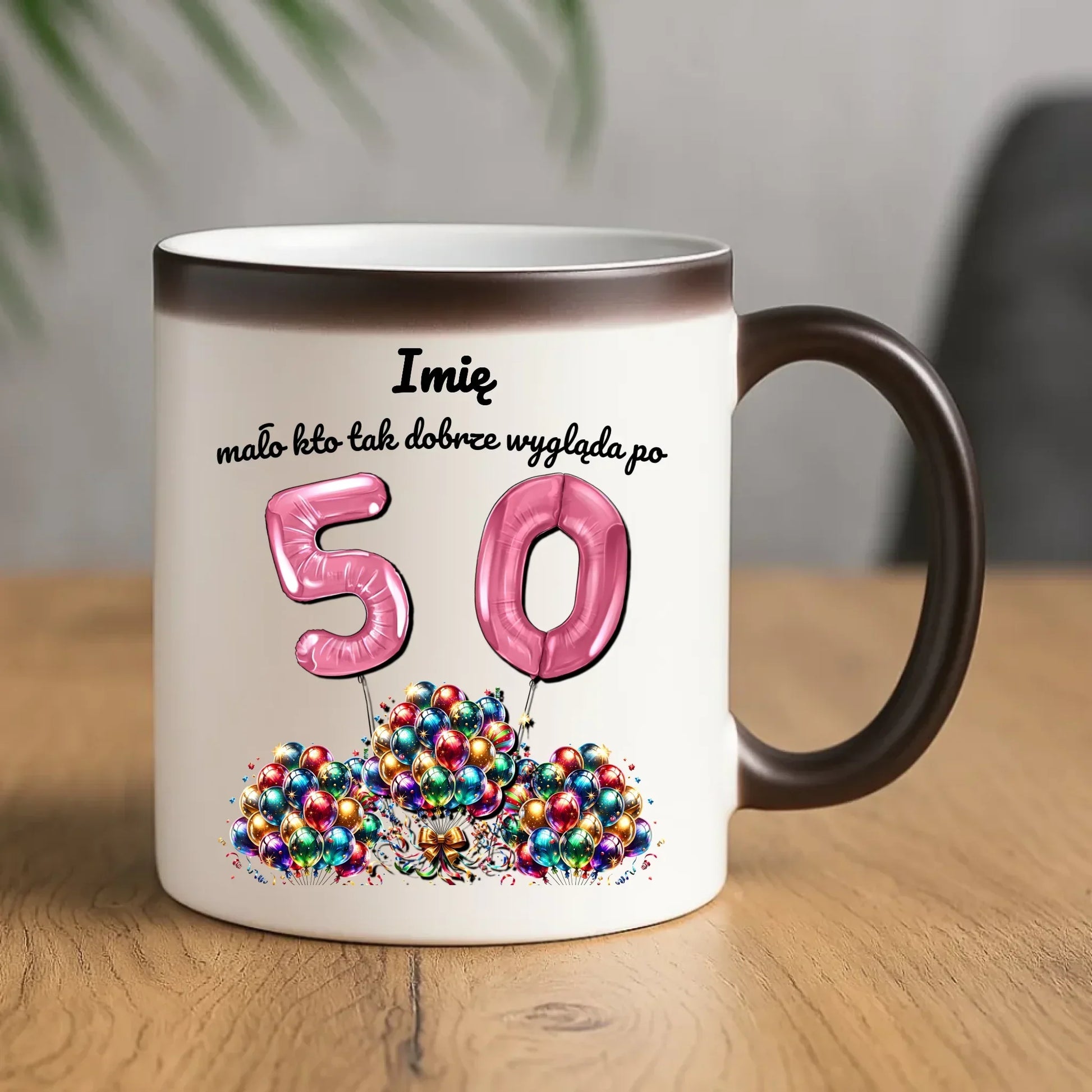 Mało kto tak dobrze wygląda | Personalizowany kubek na urodziny U16 - StoryCups.pl