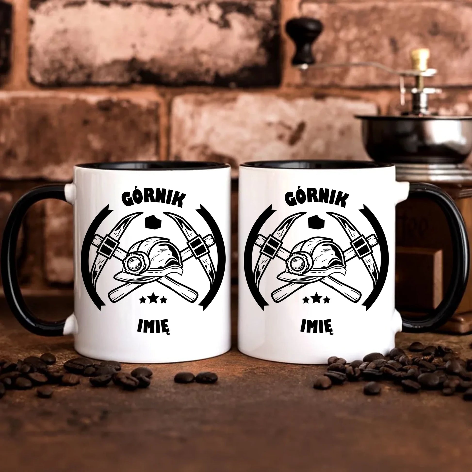 Personalizowany czarny kubek z nadrukiem na prezent