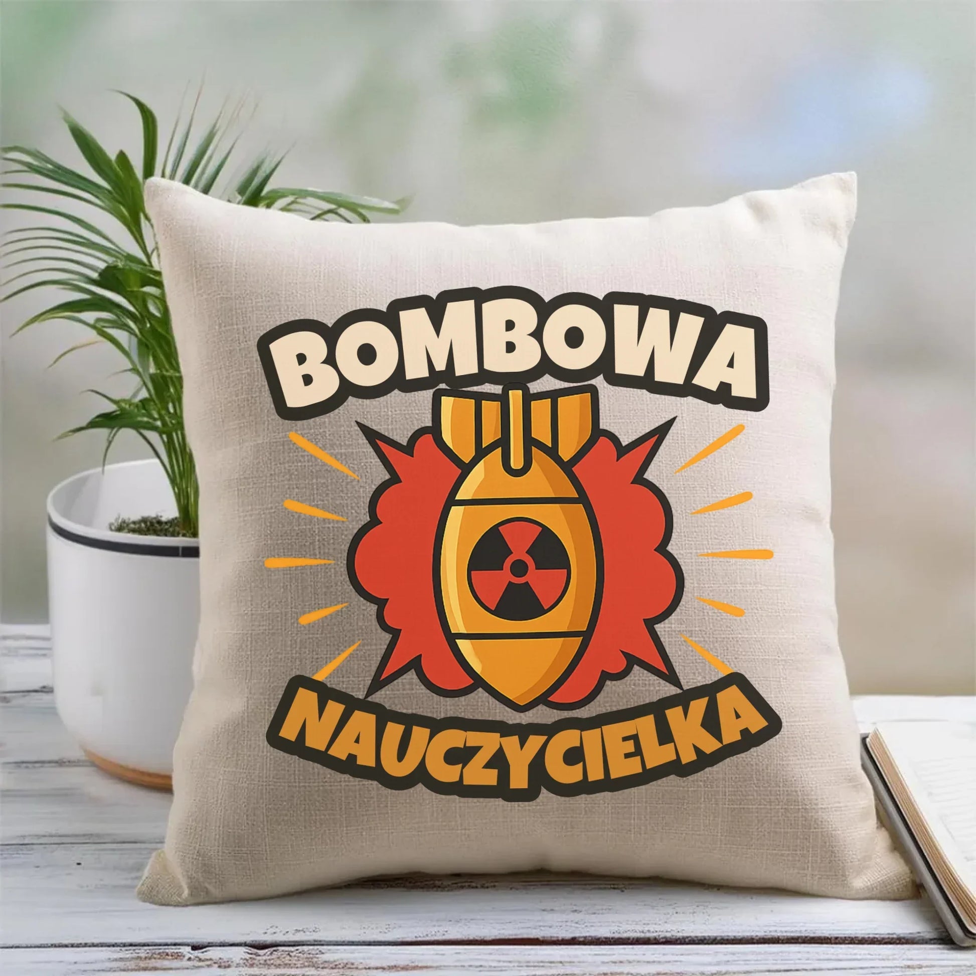 Bombowa nauczycielka | Poduszka prezent dla nauczycielki N34 - StoryCups.pl