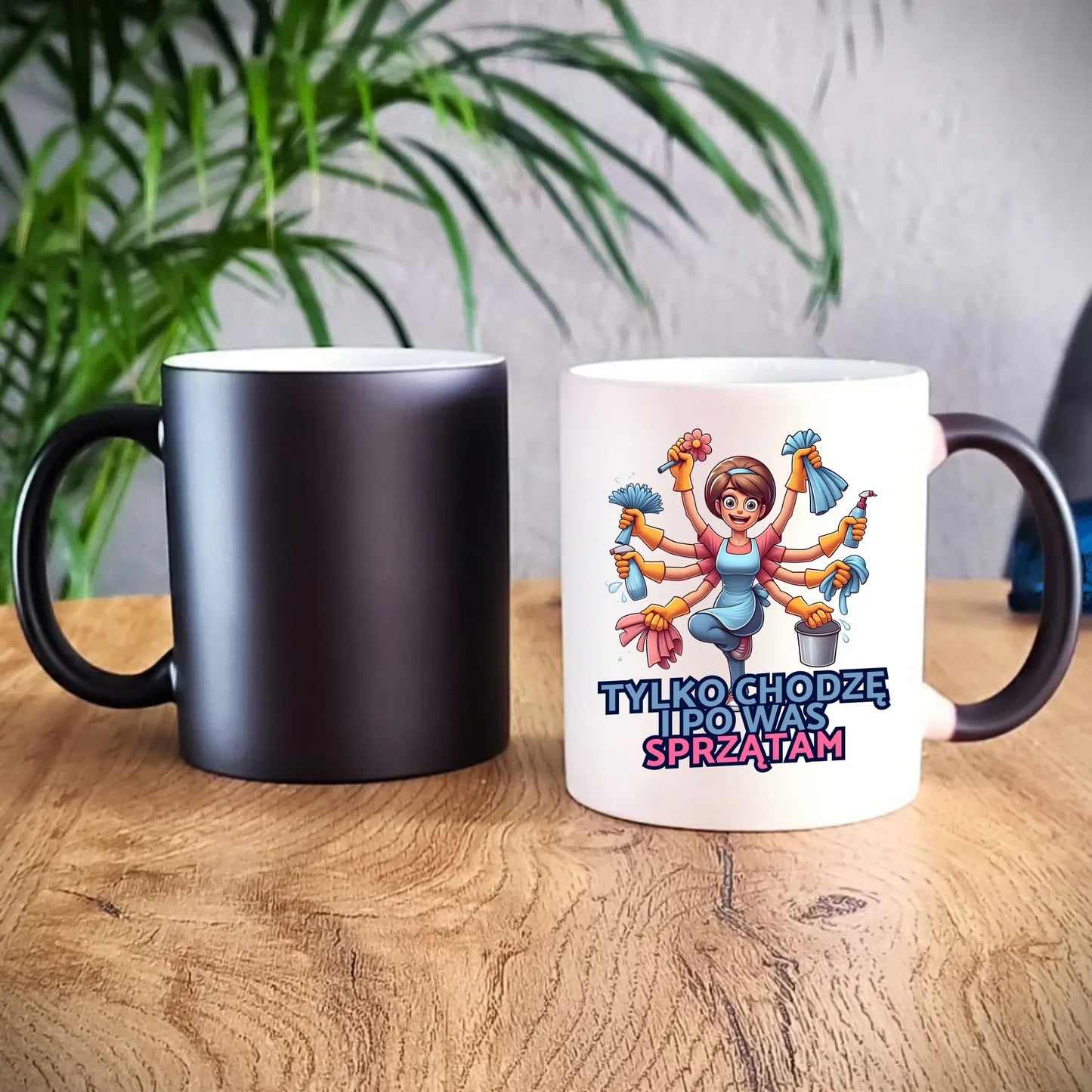 Tylko chodzę i po Was sprzątam | Kubek magiczny prezent dla mamy DM42 - StoryCups.pl