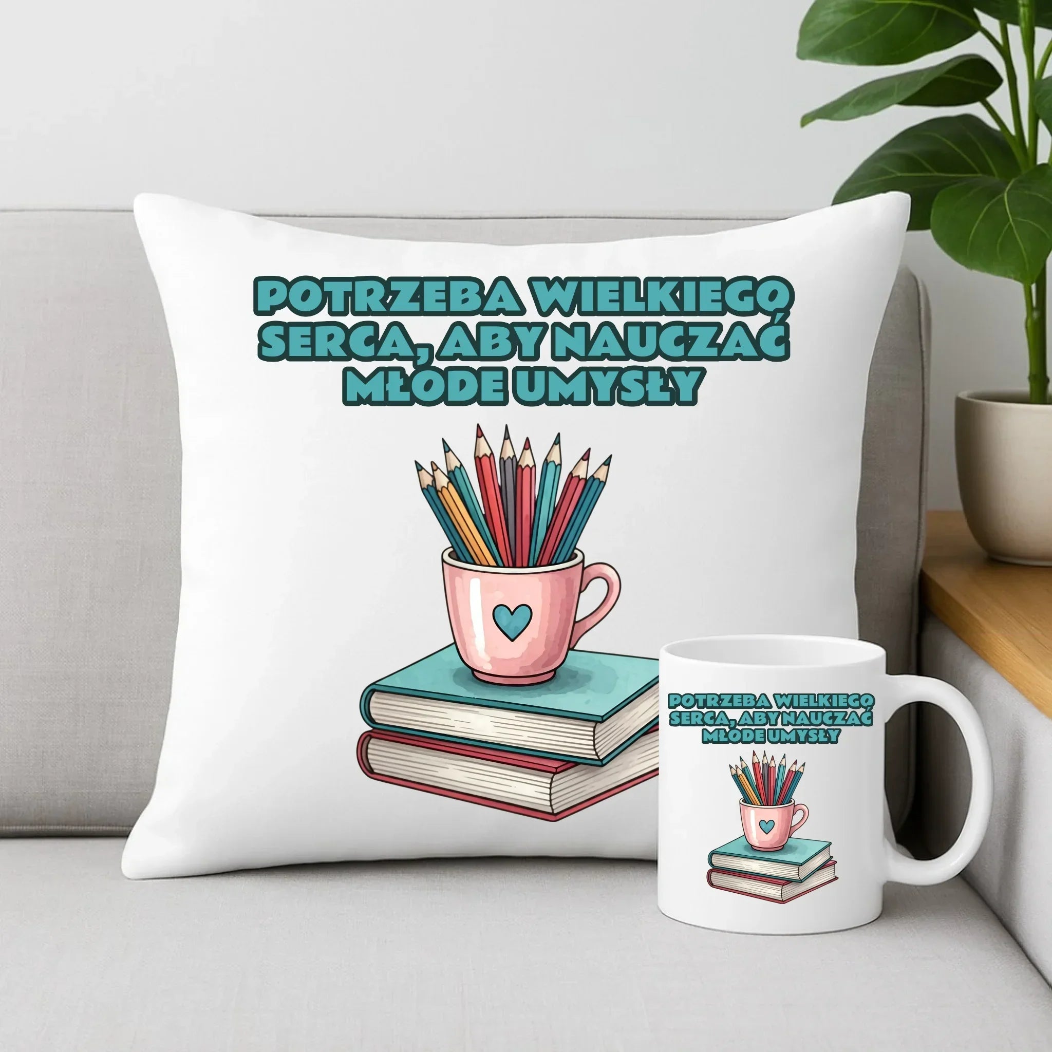 Potrzeba wielkiego serca, by nauczać młode umysły | Zestaw poduszka i kubek dla nauczyciela N13 - StoryCups.pl
