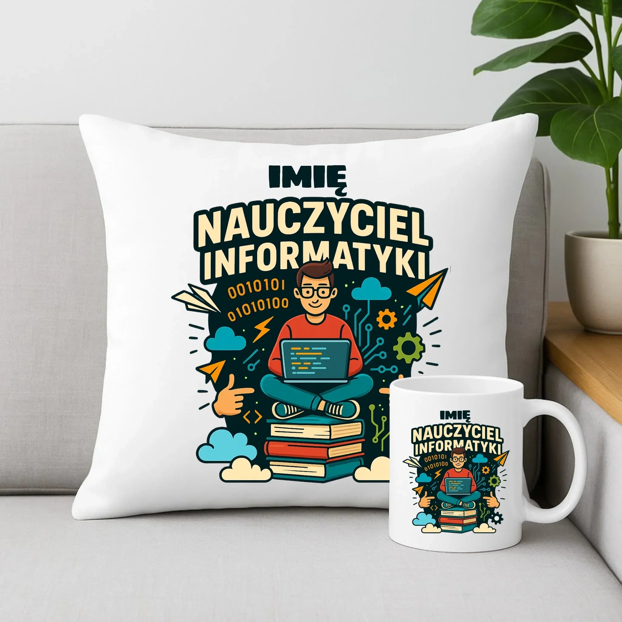 Nauczyciel informatyki | Zestaw poduszka i kubek z imieniem na prezent N33 - StoryCups.pl