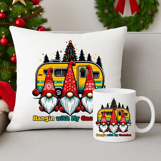 Święta z gnomami | Świąteczny zestaw poduszka i kubek BN41 - StoryCups.pl