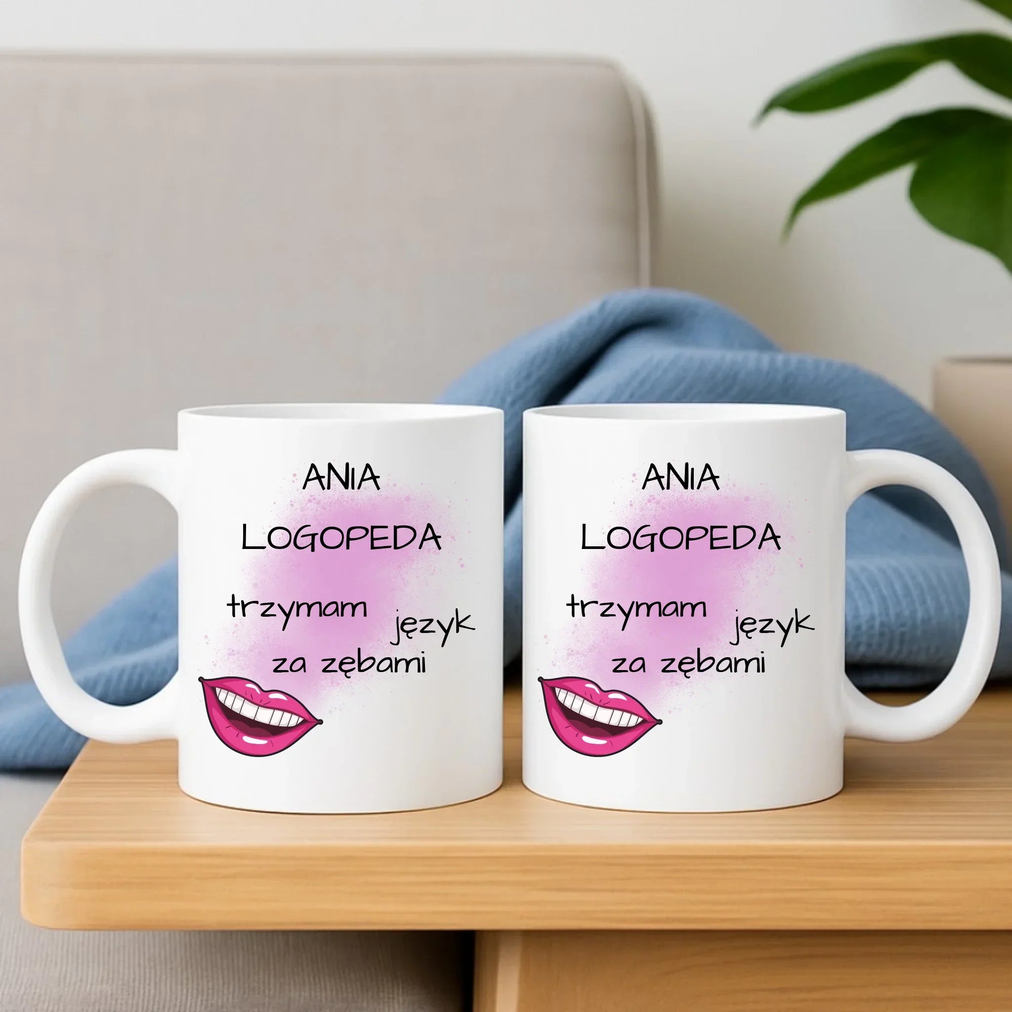 Logopeda | Zestaw poduszka i kubek z imieniem na prezent dla logopedy N24 - StoryCups.pl