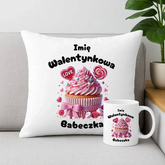 Walentynkowa babeczka imię | Zestaw poduszka i kubek na Walentynki W21 - StoryCups.pl