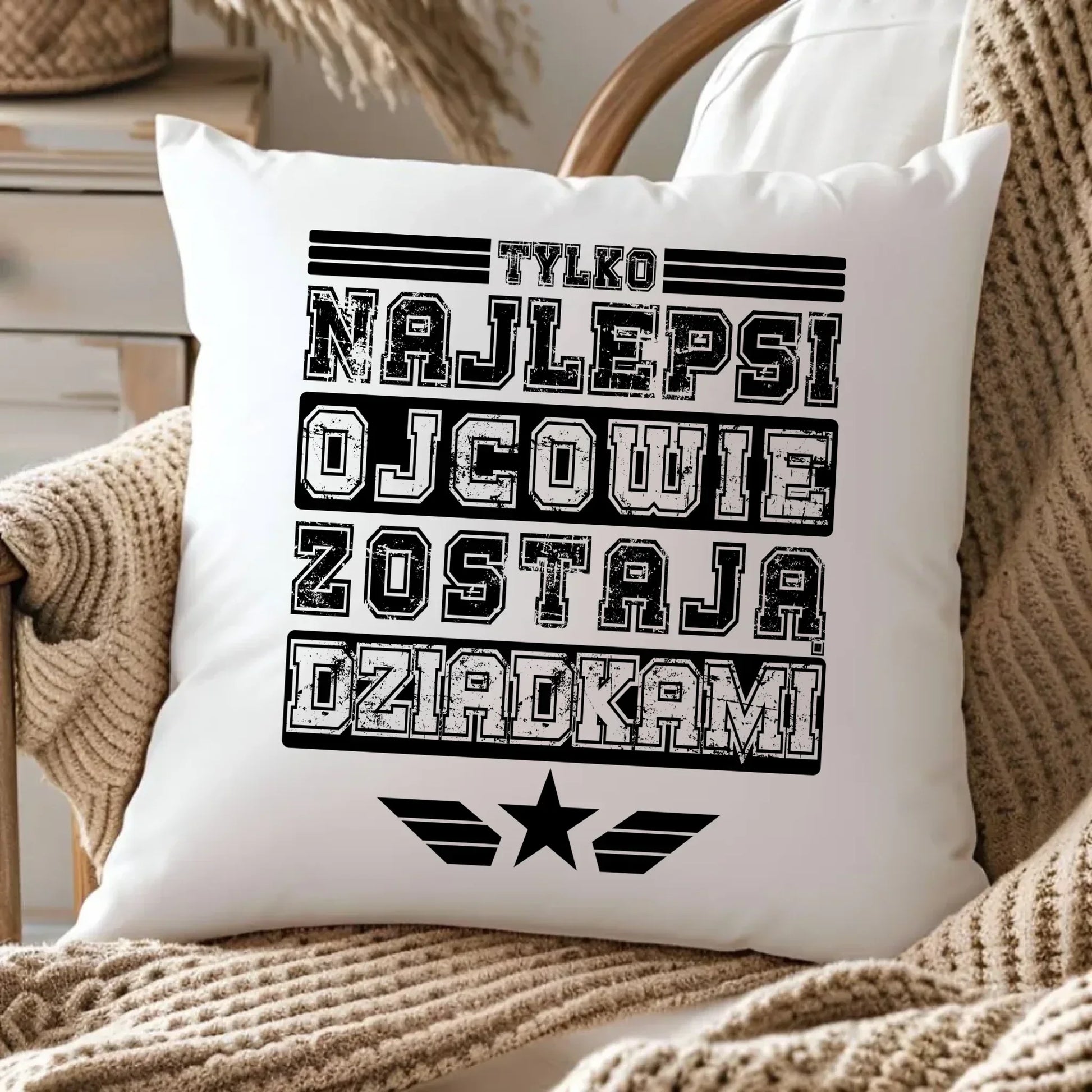 Tylko najlepsi ojcowie zostają dziadkami | Poduszka dla taty DT39 - StoryCups.pl