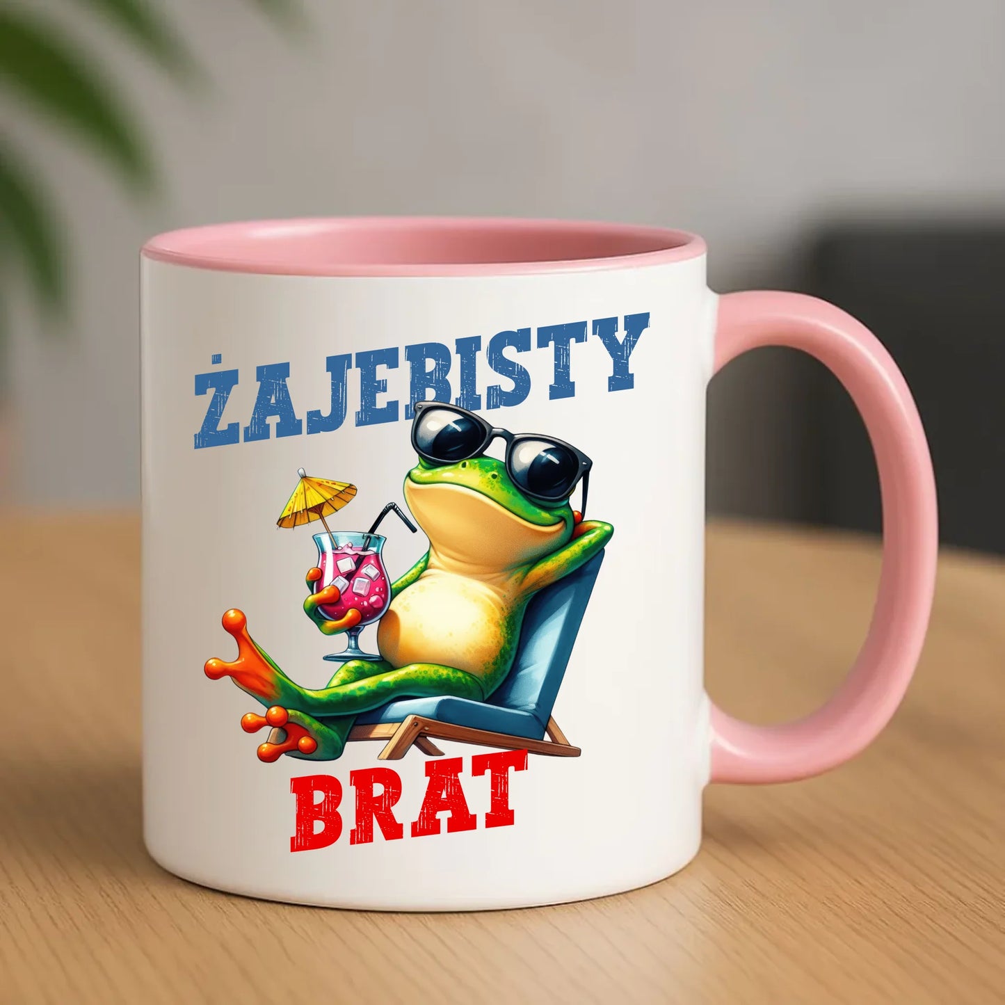 Ceramiczny różowy kubek z nadrukiem na prezent