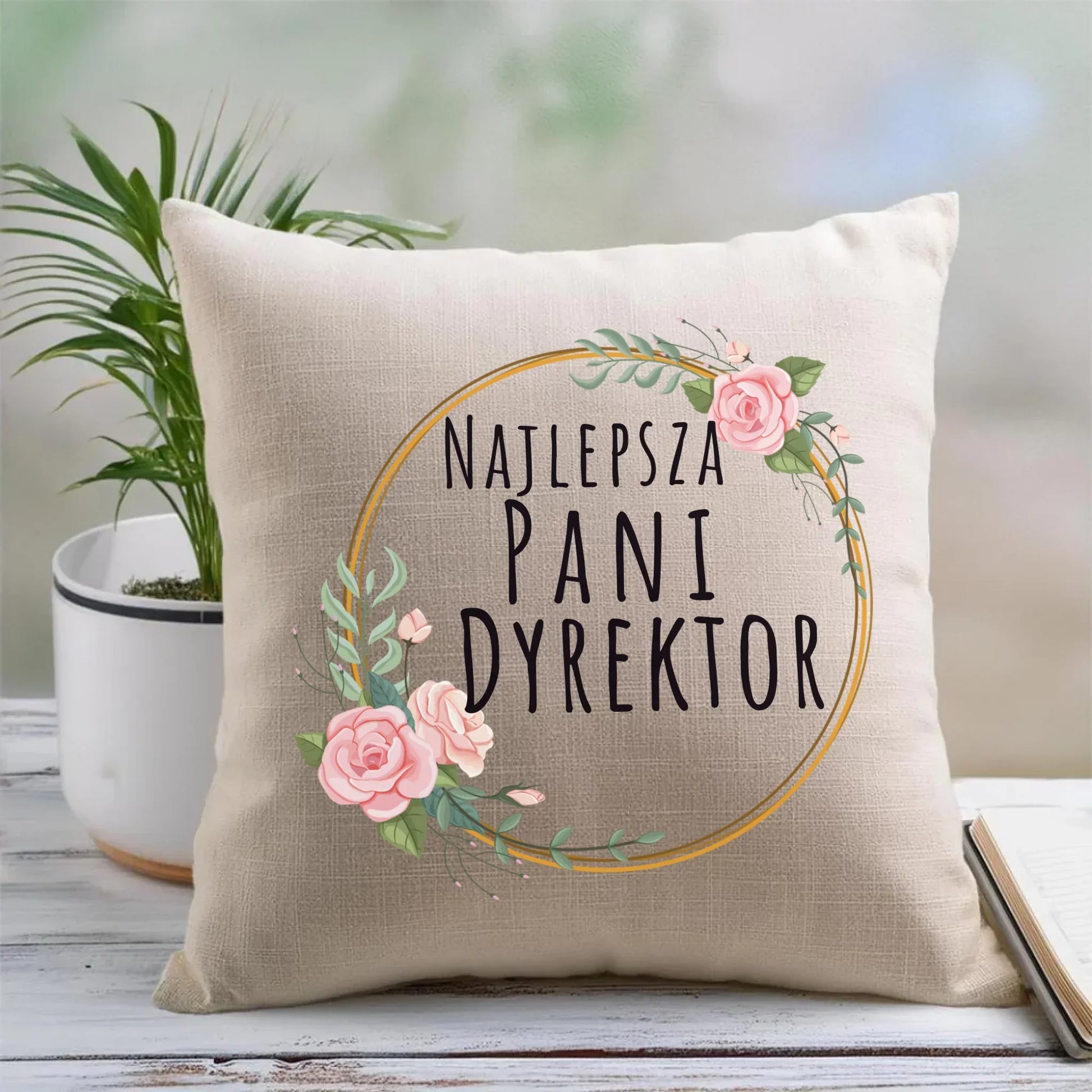 Pani Dyrektor | Poduszka prezent dla dyrektorki szkoły N77 - StoryCups.pl