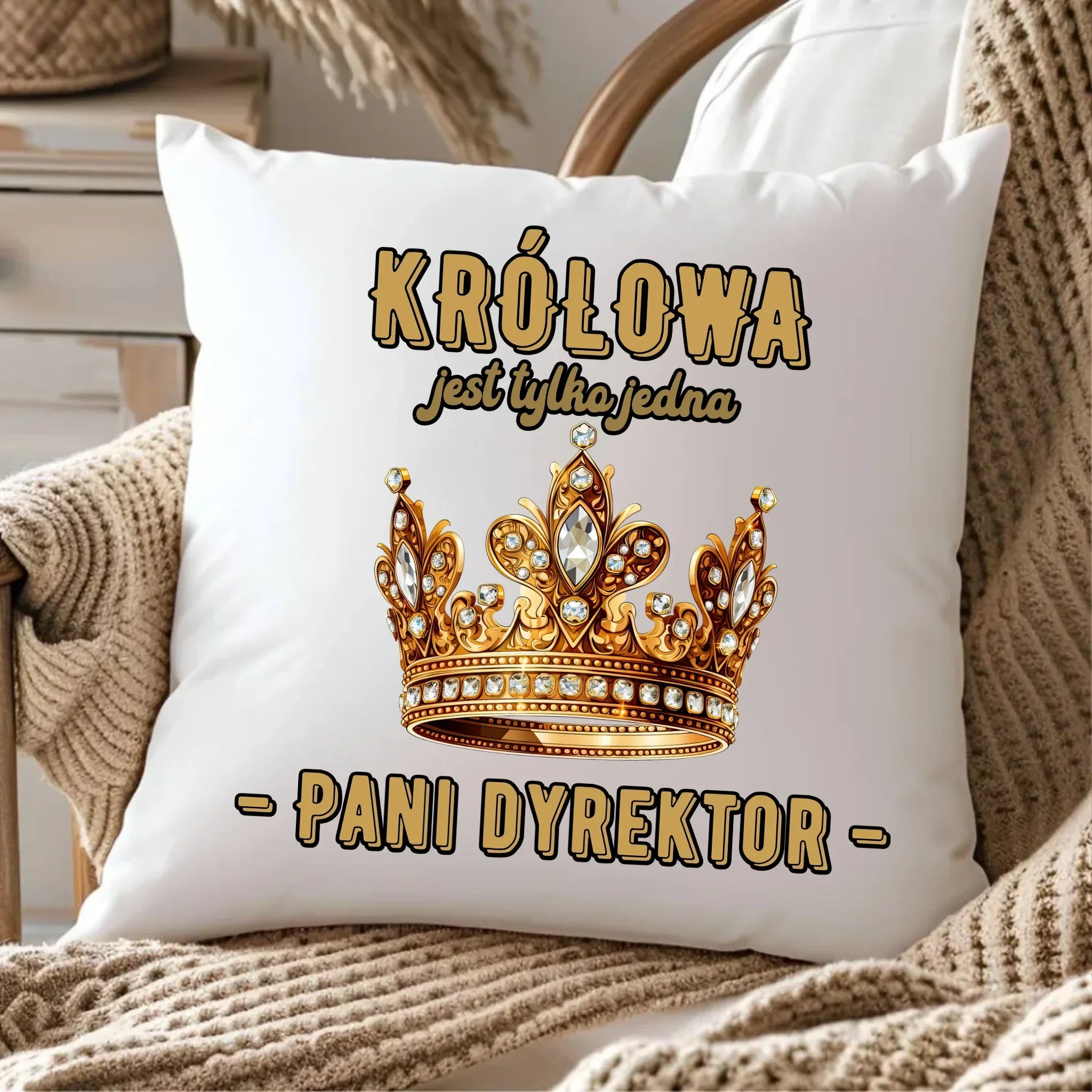 Królowa jest tylko jedna | Poduszka prezent dla dyrektorki szkoły N78 - StoryCups.pl