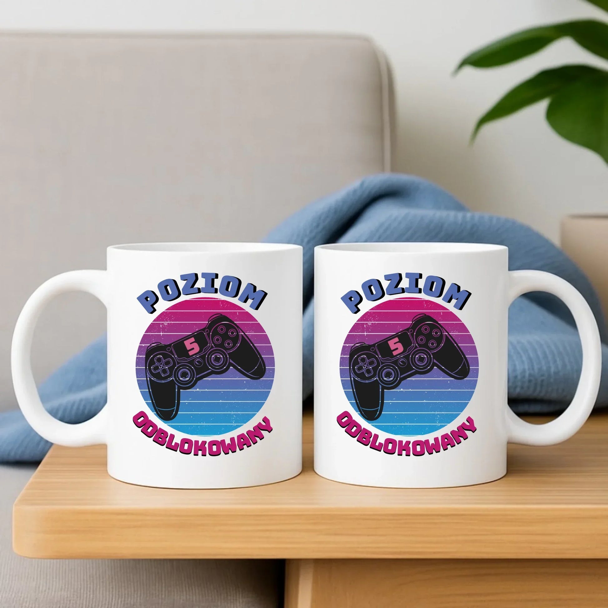 Zestaw poduszka i kubek powrót do szkoły Poziom odblokowany SZ02 - StoryCups.pl