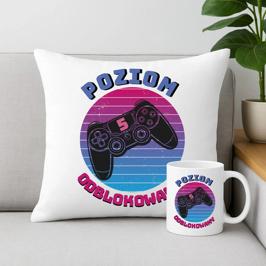 Zestaw poduszka i kubek dla dziecka – prezent na rozpoczęcie powrót do szkoły przedszkola
