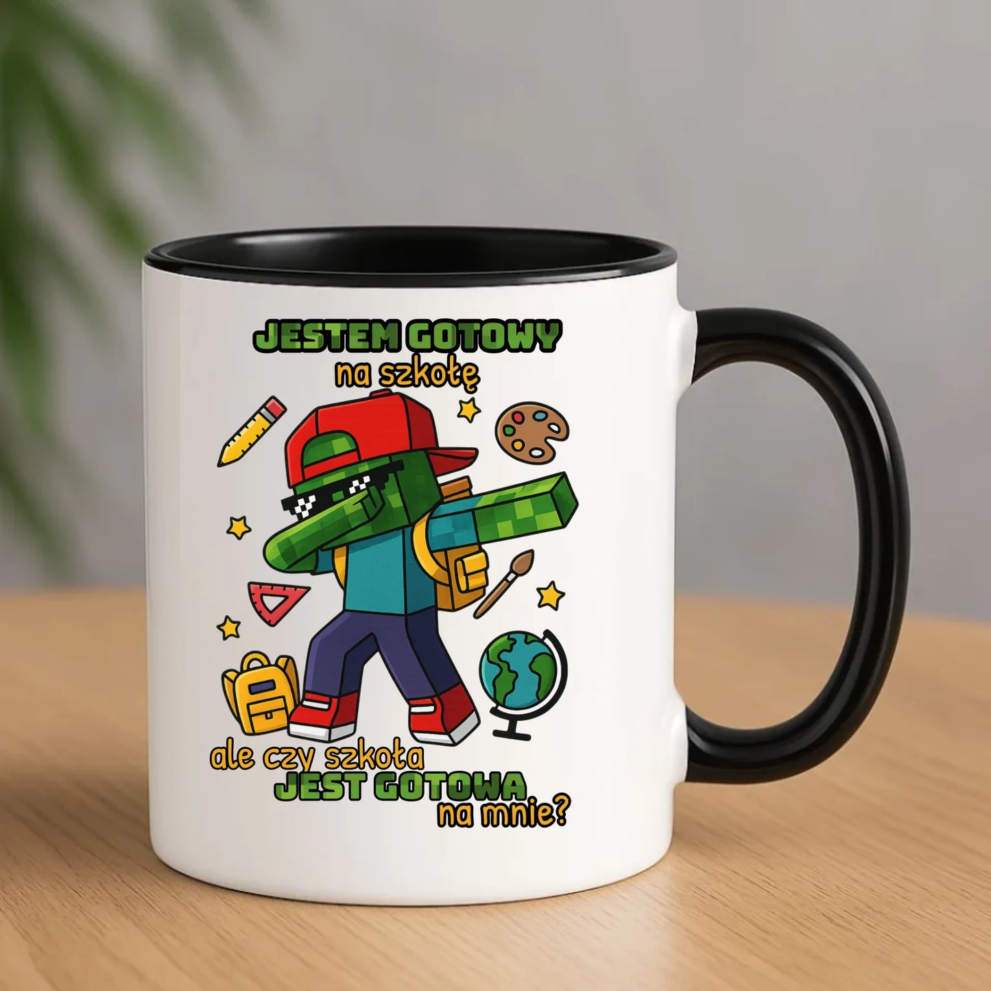 Czarny kubek z grafiką na rozpoczęcie roku szkolnego z imieniem dziecka