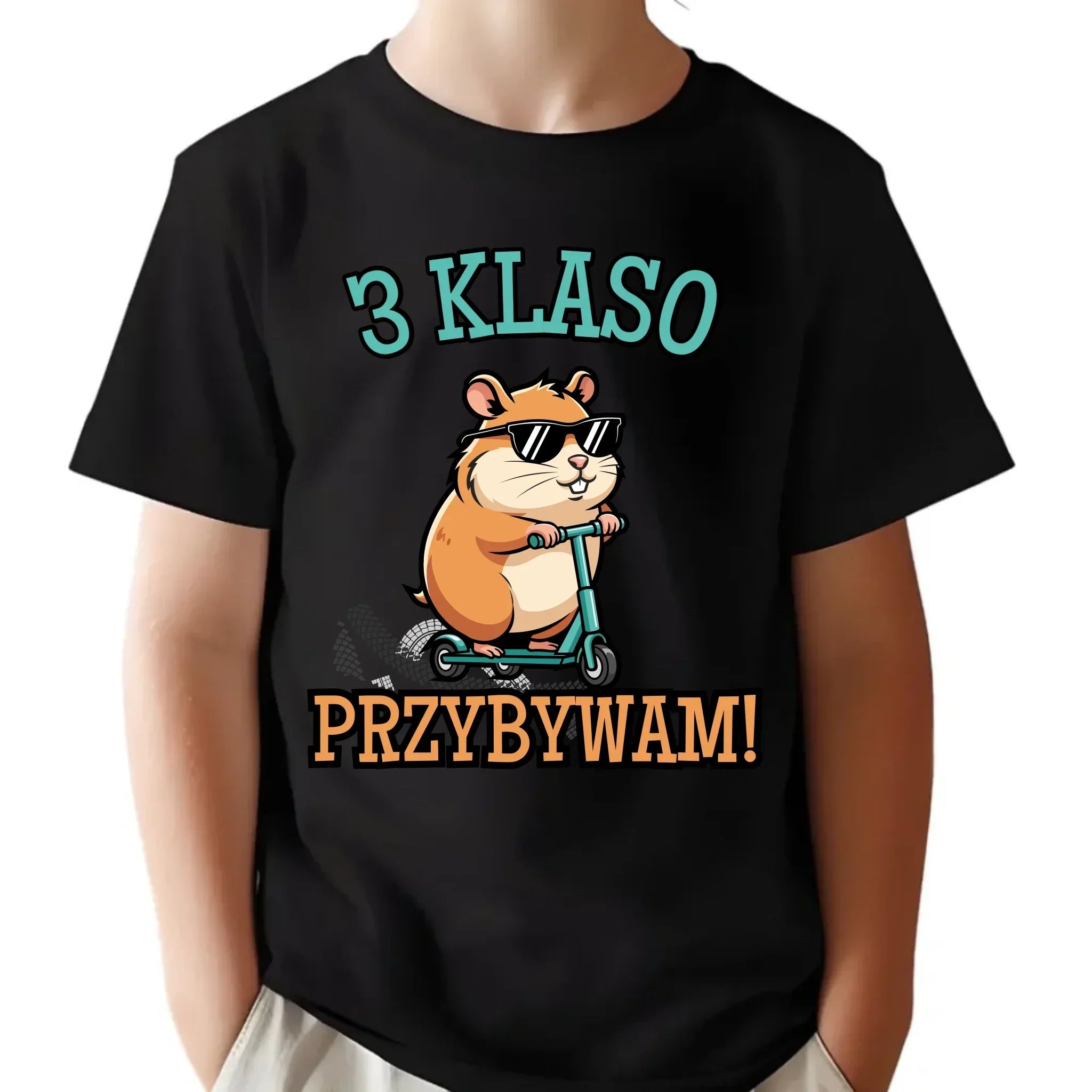 Koszulka na powrót do szkoły Przybywam personalizuj klasę SZ07 - StoryCups.pl