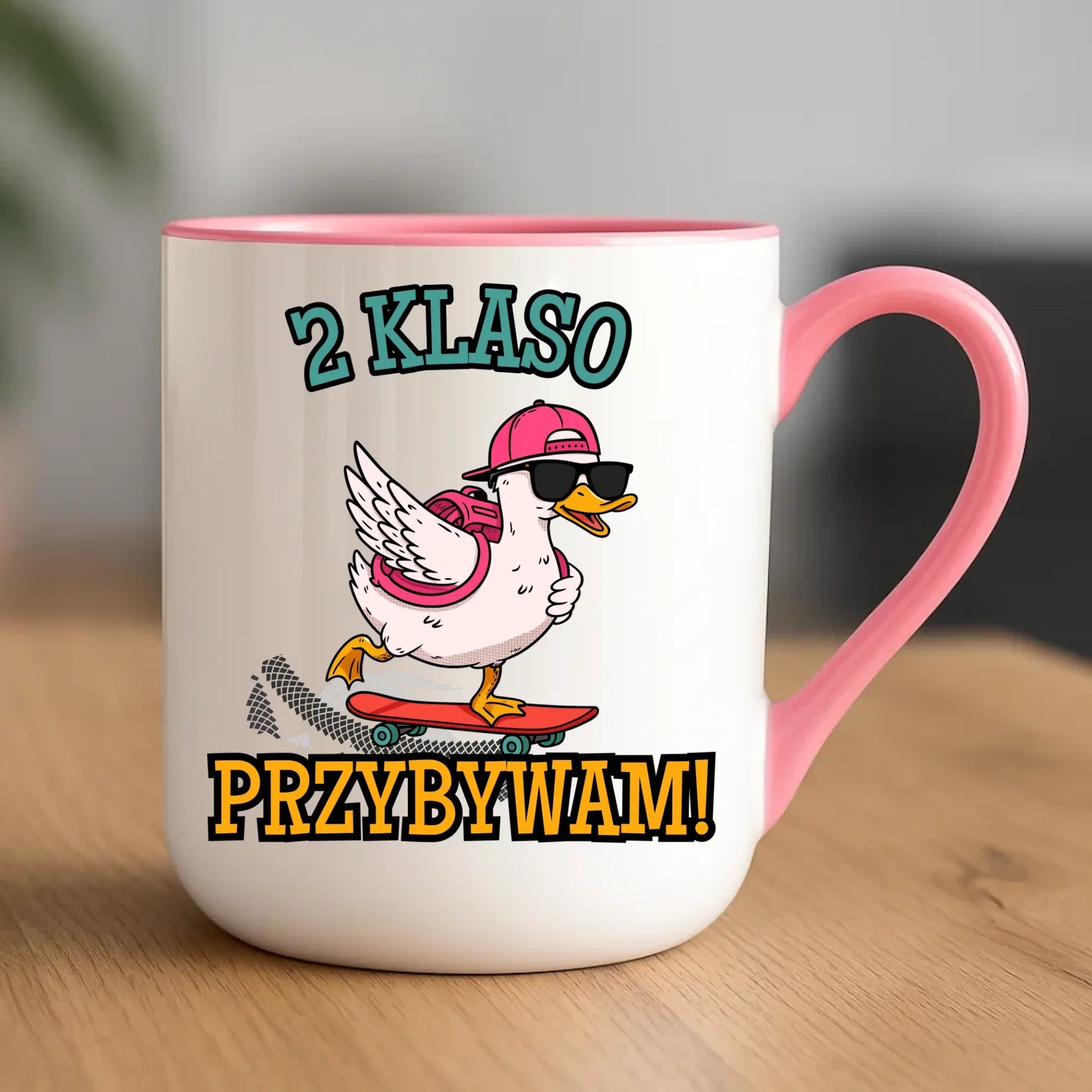 Kubek elegant na powrót do szkoły Przybywam personalizuj klasę SZ08 - StoryCups.pl