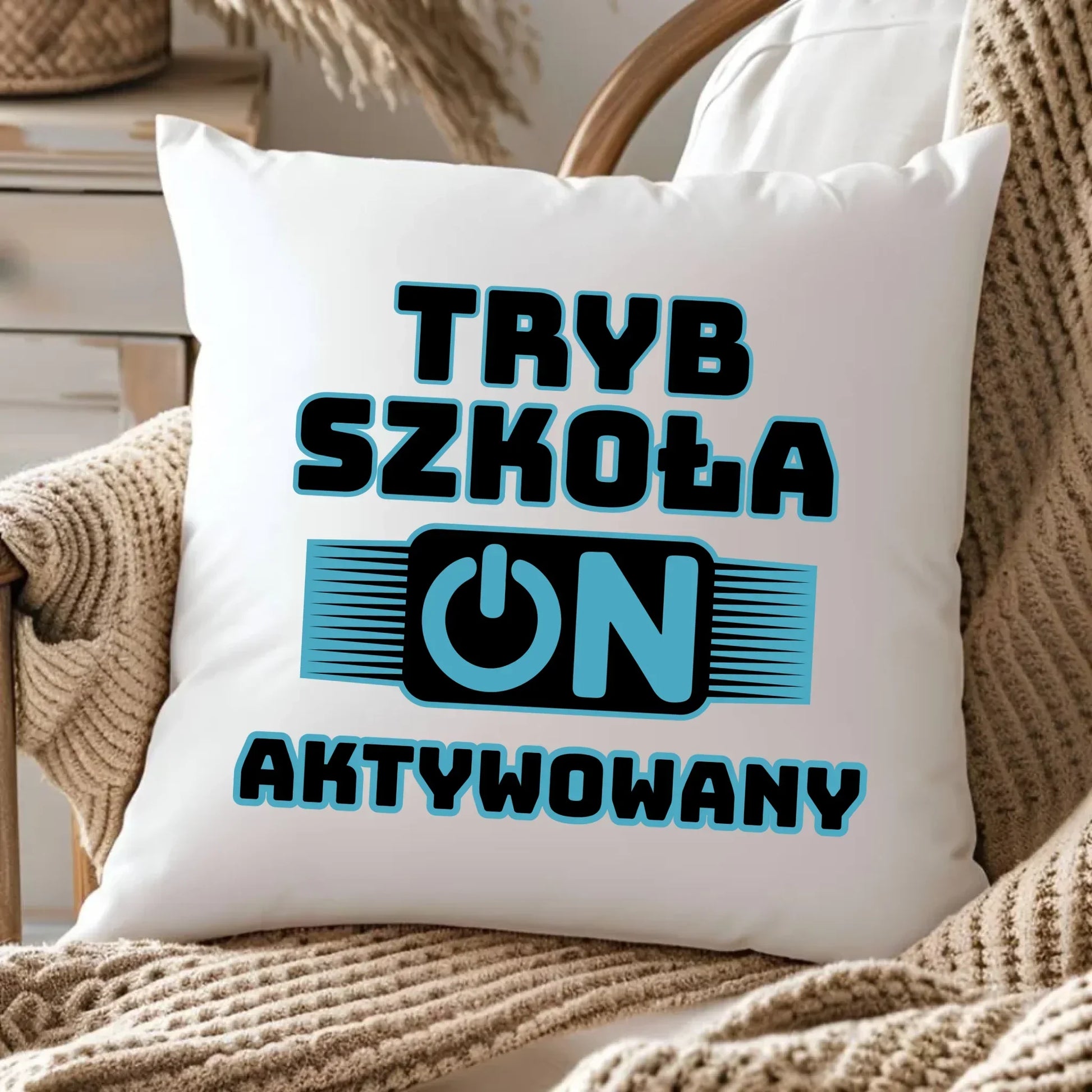 Poduszka szkolna Tryb szkoła aktywowany SZ11 - StoryCups.pl